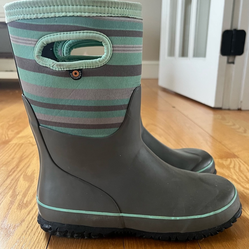 Bogs Kids' Gray and Green Striped Boots